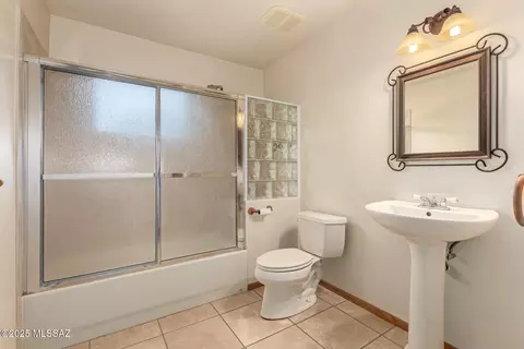 Bath - 5100 E Golder Ranch Dr, Tucson, AZ 85739 photo 2 of 2