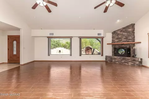 Living - 5100 E Golder Ranch Dr, Tucson, AZ 85739 photo 2 of 10