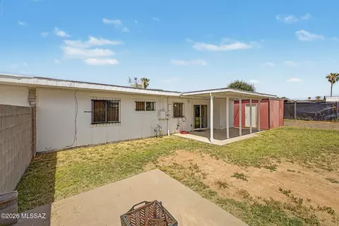 Exterior - 6548 E Barrow St, Tucson, AZ 85730 photo 4 of 6