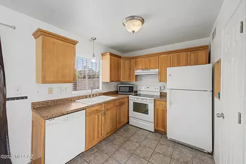 Kitchen - 6548 E Barrow St, Tucson, AZ 85730 photo 2 of 3