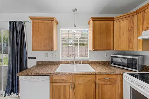 Kitchen - 6548 E Barrow St, Tucson, AZ 85730 photo 3 of 3