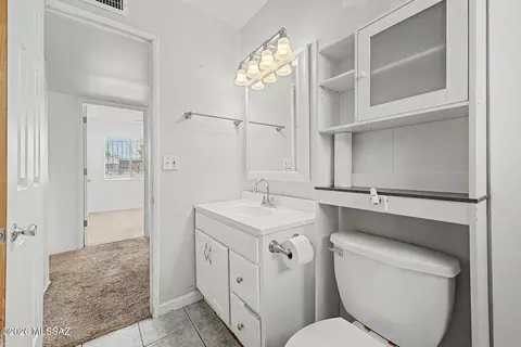 Bath - 6548 E Barrow St, Tucson, AZ 85730 photo 2 of 2