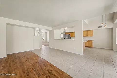 Living - 10136 E Axe Handle Ct, Tucson, AZ 85748 photo 6 of 6