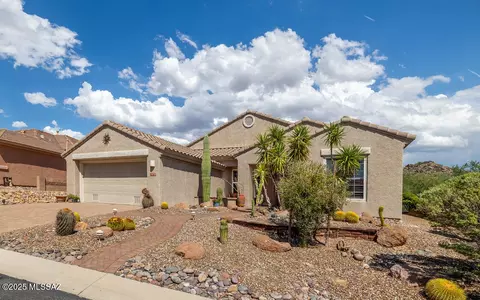 13730 N Heritage Canyon Dr, Marana, AZ 85658