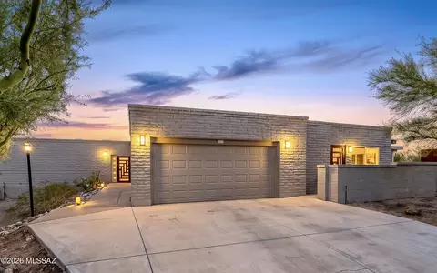6415 N Camino Padre Isidoro, Tucson, AZ 85718