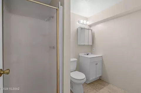 Bath - 1043 E Simmons St, Tucson, AZ 85719 photo 3 of 3