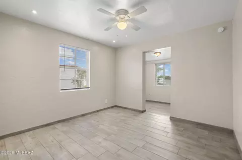 Living - 1043 E Simmons St, Tucson, AZ 85719 photo 5 of 5