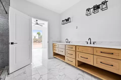 Bath - 3355 W Jayte Ct, Tucson, AZ 85745 photo 1 of 4