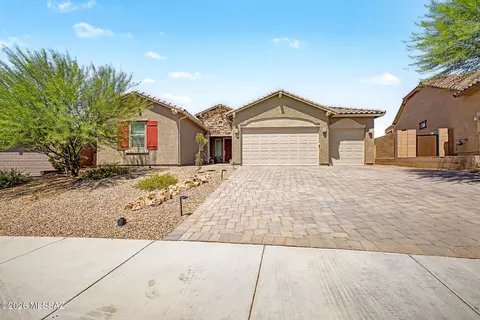 10831 N Stonebridge Dr, Tucson, AZ 85742
