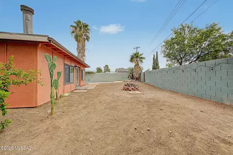 Exterior - 7114 E Sylvane Dr, Tucson, AZ 85710 photo 9 of 9