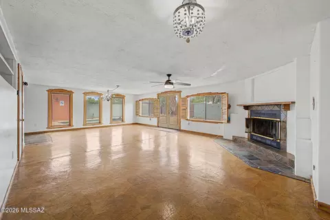 Living - 7114 E Sylvane Dr, Tucson, AZ 85710 photo 2 of 8