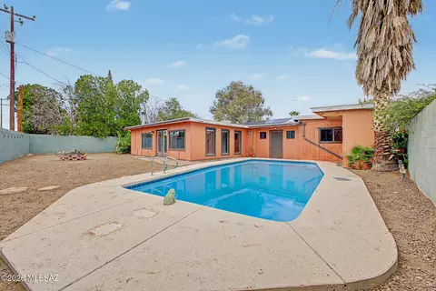 Exterior - 7114 E Sylvane Dr, Tucson, AZ 85710 photo 6 of 9