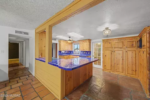 Kitchen - 7114 E Sylvane Dr, Tucson, AZ 85710 photo 3 of 4