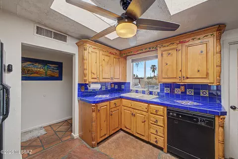 Kitchen - 7114 E Sylvane Dr, Tucson, AZ 85710 photo 4 of 4
