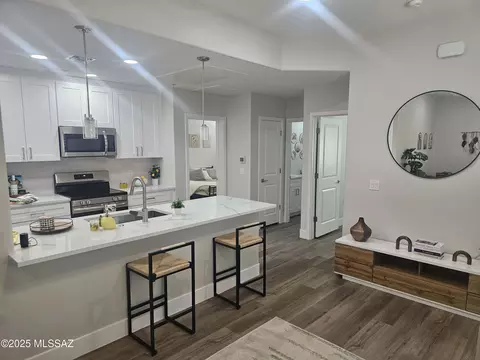 2022 E River Rd #103, Tucson, AZ 85718