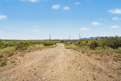 15701 S Empire Rd, Benson, AZ 85602