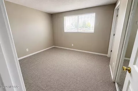 301 W Hatfield St, Tucson, AZ 85706 photo 3