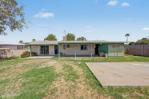 Exterior - 6866 E David Dr, Tucson, AZ 85730 photo 7 of 10