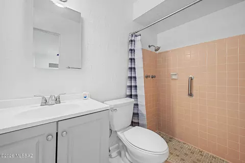 Bath - 6866 E David Dr, Tucson, AZ 85730 photo 1 of 3