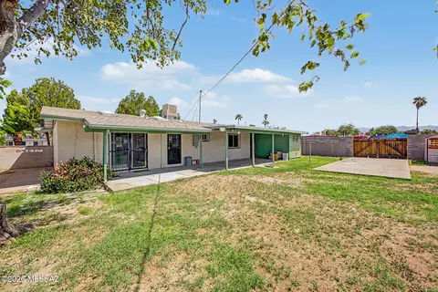 Exterior - 6866 E David Dr, Tucson, AZ 85730 photo 6 of 10