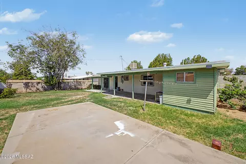 Exterior - 6866 E David Dr, Tucson, AZ 85730 photo 8 of 10