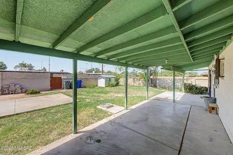 Exterior - 6866 E David Dr, Tucson, AZ 85730 photo 4 of 10