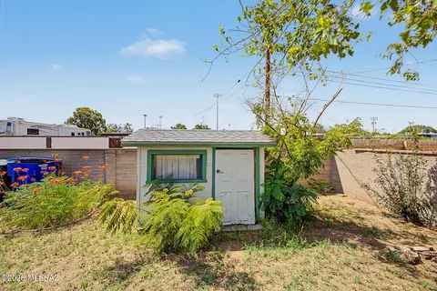 Exterior - 6866 E David Dr, Tucson, AZ 85730 photo 10 of 10