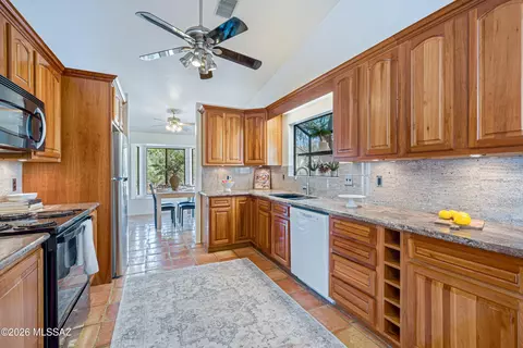 Kitchen - 9801 E Prospect Ln, Tucson, AZ 85749 photo 2 of 4