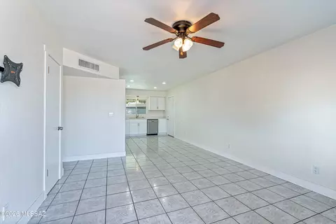 Living - 812 N Douglas Ave, Willcox, AZ 85643 photo 4 of 4