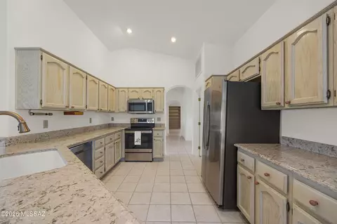 Kitchen - 65851 E Rocky Path Dr, Tucson, AZ 85739 photo 1 of 2