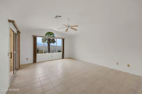Living - 65851 E Rocky Path Dr, Tucson, AZ 85739 photo 7 of 9