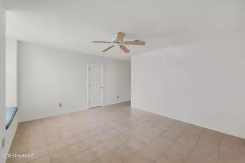 Living - 65851 E Rocky Path Dr, Tucson, AZ 85739 photo 9 of 9