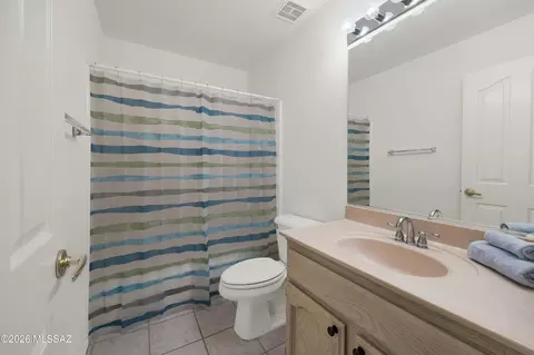 Bath - 65851 E Rocky Path Dr, Tucson, AZ 85739 photo 2 of 2