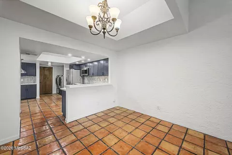 Dining - 5829 N 24th Pl, Phoenix, AZ 85016 photo 2 of 3