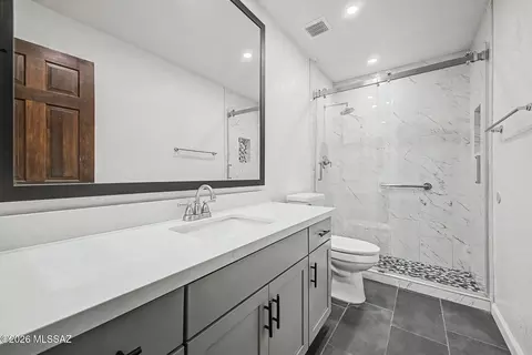 Bath - 5829 N 24th Pl, Phoenix, AZ 85016 photo 4 of 4
