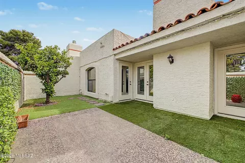Exterior - 5829 N 24th Pl, Phoenix, AZ 85016 photo 6 of 12