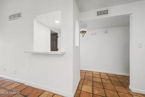 Entry Way - 5829 N 24th Pl, Phoenix, AZ 85016 photo 2 of 3