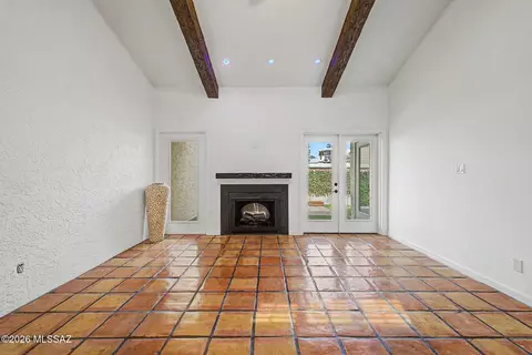 Living - 5829 N 24th Pl, Phoenix, AZ 85016 photo 3 of 5