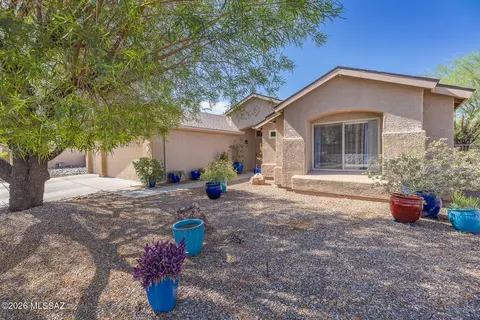 8216 N Equator Loop, Tucson, AZ 85741