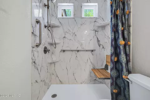 Bath - 8216 N Equator Loop, Tucson, AZ 85741 photo 2 of 2