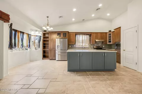 Kitchen - 8216 N Equator Loop, Tucson, AZ 85741 photo 4 of 7