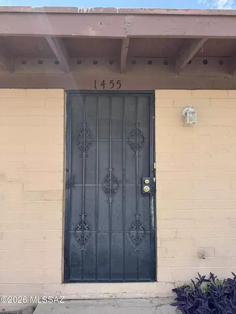 1455 W Roger Rd, Tucson, AZ 85705