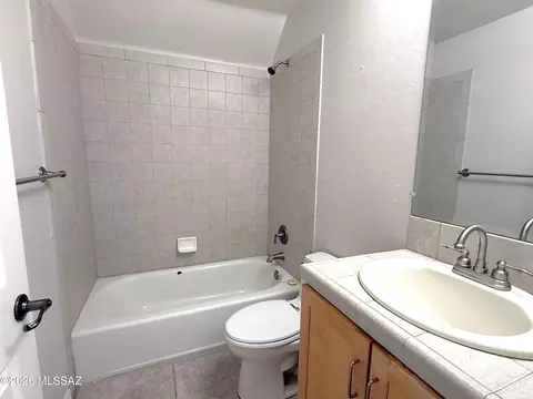 Bath - 2941 E Broadview Dr, Vail, AZ 85641 photo 4 of 5