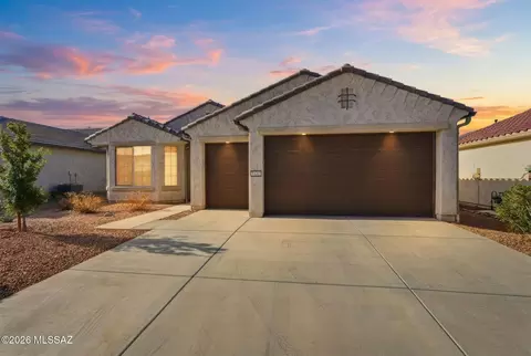 1432 E Golden Rock Way, Green Valley, AZ 85614