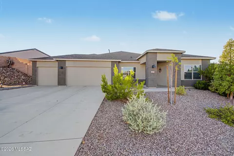 Exterior - 629 W Wilkinson St, Vail, AZ 85641 photo 3 of 9