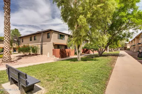 1378 S Avenida Polar #L-10, Tucson, AZ 85710