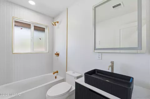 Bath - 5324 E 8th St E, Tucson, AZ 85711 photo 4 of 5