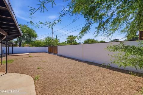 Exterior - 5324 E 8th St E, Tucson, AZ 85711 photo 3 of 6