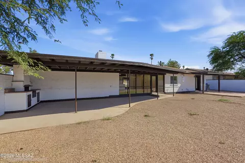 Exterior - 5324 E 8th St E, Tucson, AZ 85711 photo 4 of 6