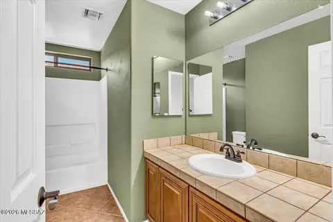 Bath - 7689 E Fair Meadows Loop, Tucson, AZ 85756 photo 2 of 6